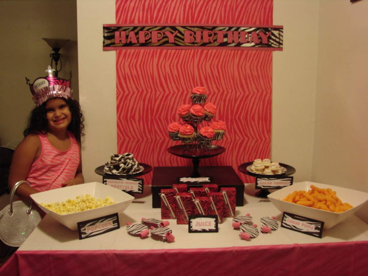jenieses sleepover - Hot pink and Zebra