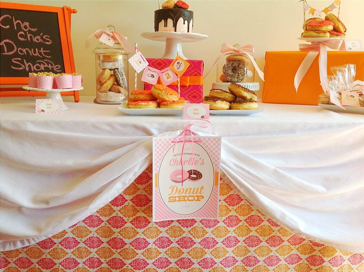 Charlie's donut shoppe - Pink and orange donut bar 