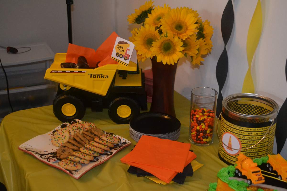 HB 2nd Birthday - Construction party