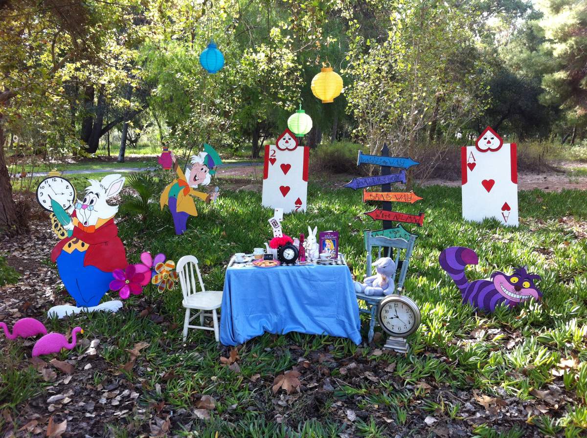 Alice in wonderland  - Mad Hatter Tea Party