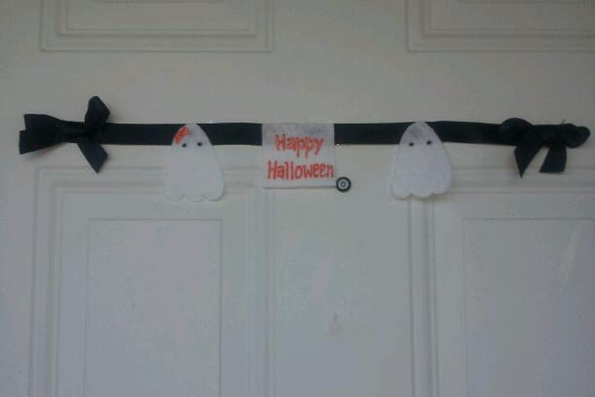 Ghostly Kid's Halloween Party - Ghosts