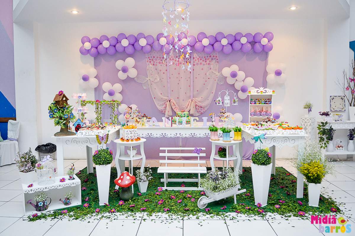 The beautiful garden of Manu - garden party