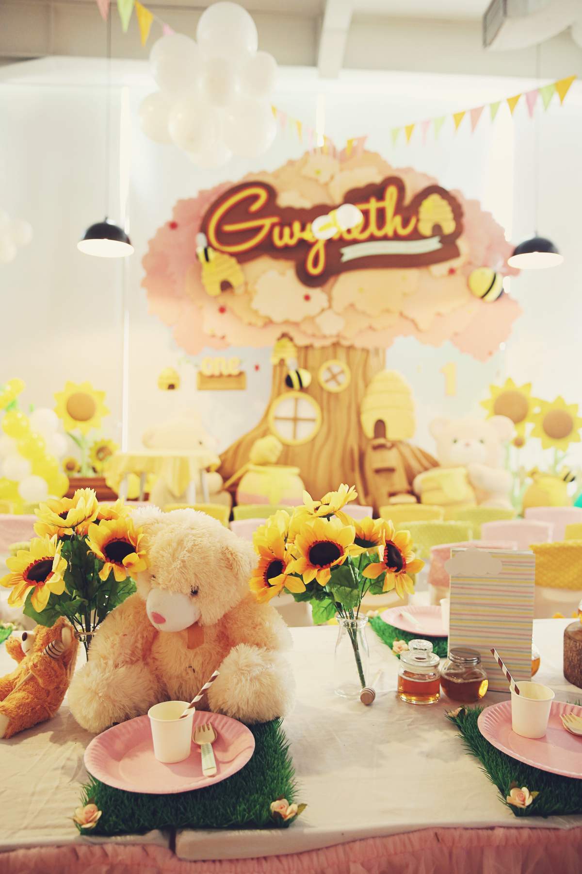 Gwneth Loves Honey  - Honey Bear 