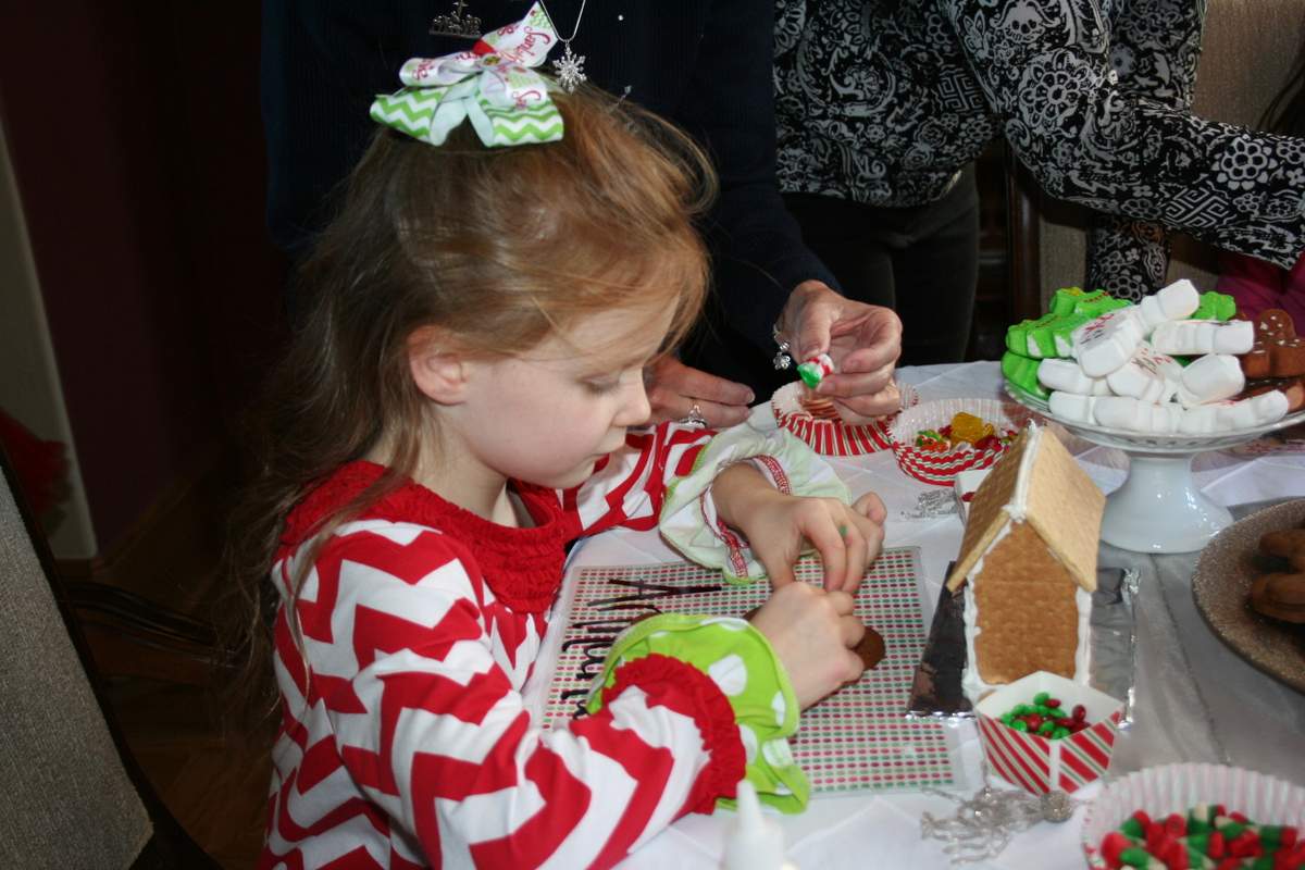 Annamarie's Christmas Party - Gingerbread House