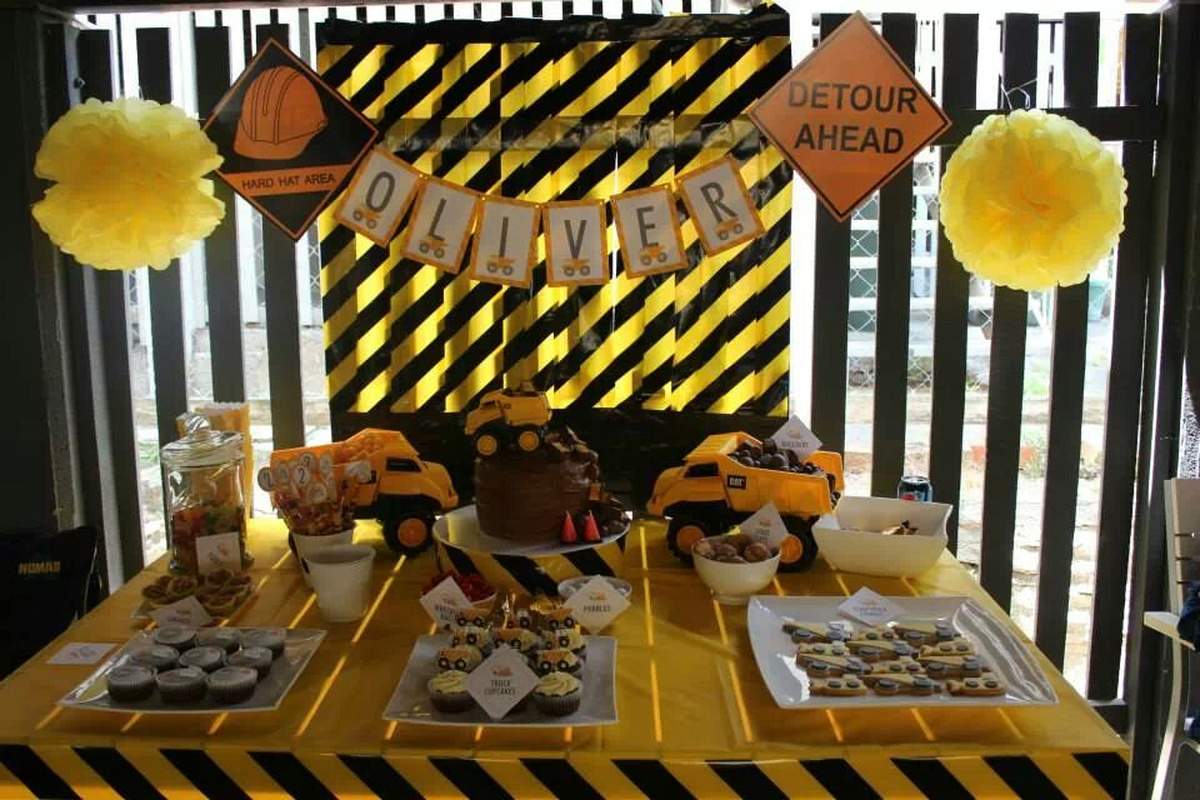 Olivers 2nd Birthday - trucks and diggers / construction 