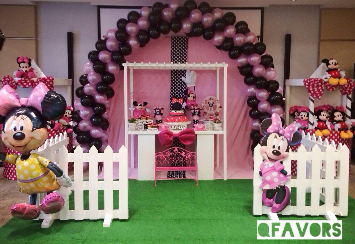 Minnie in the Garden  - None
