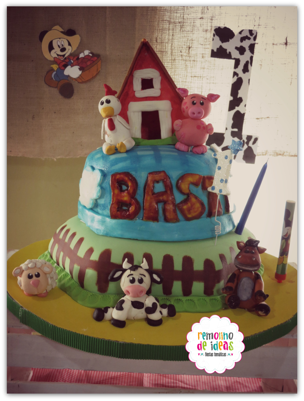 MICKEY EN LA GRANJA DE BASTI - Farm Animals - MICKEY 