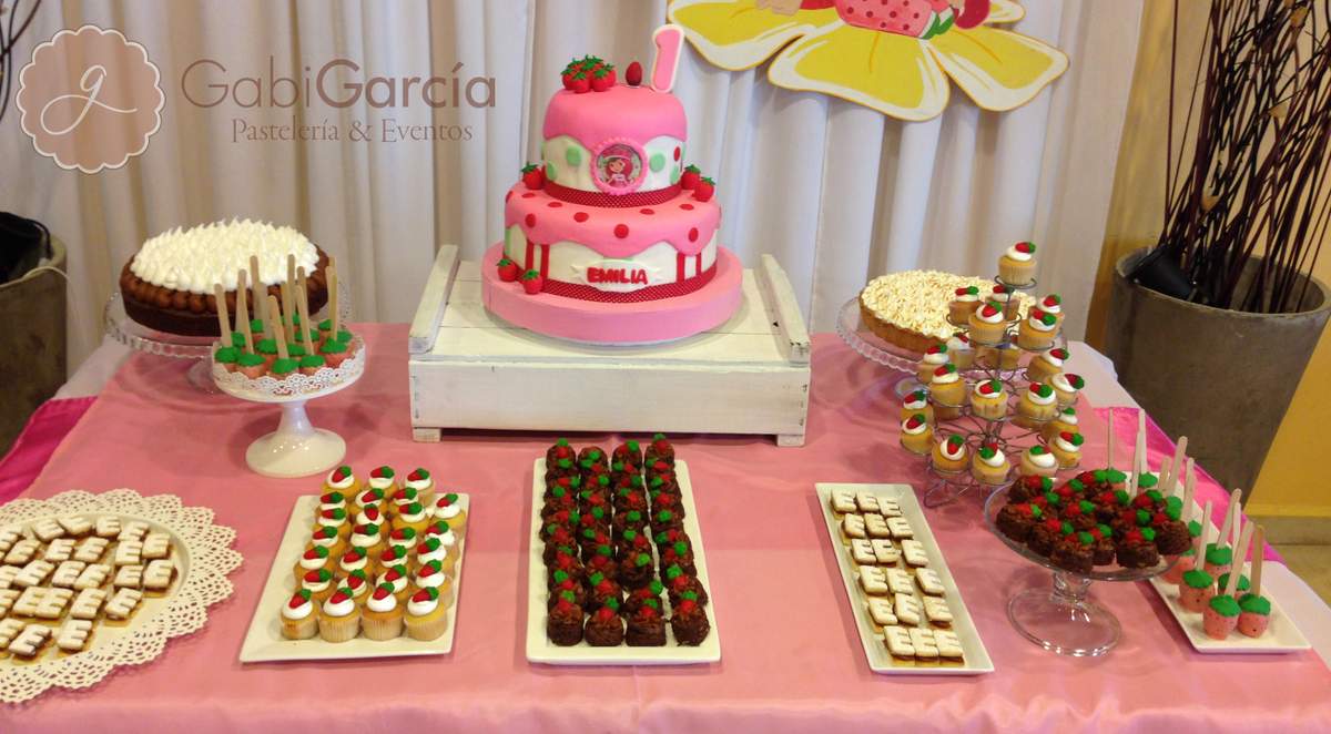 Emilia turns 1 - Strawberry Shortcake