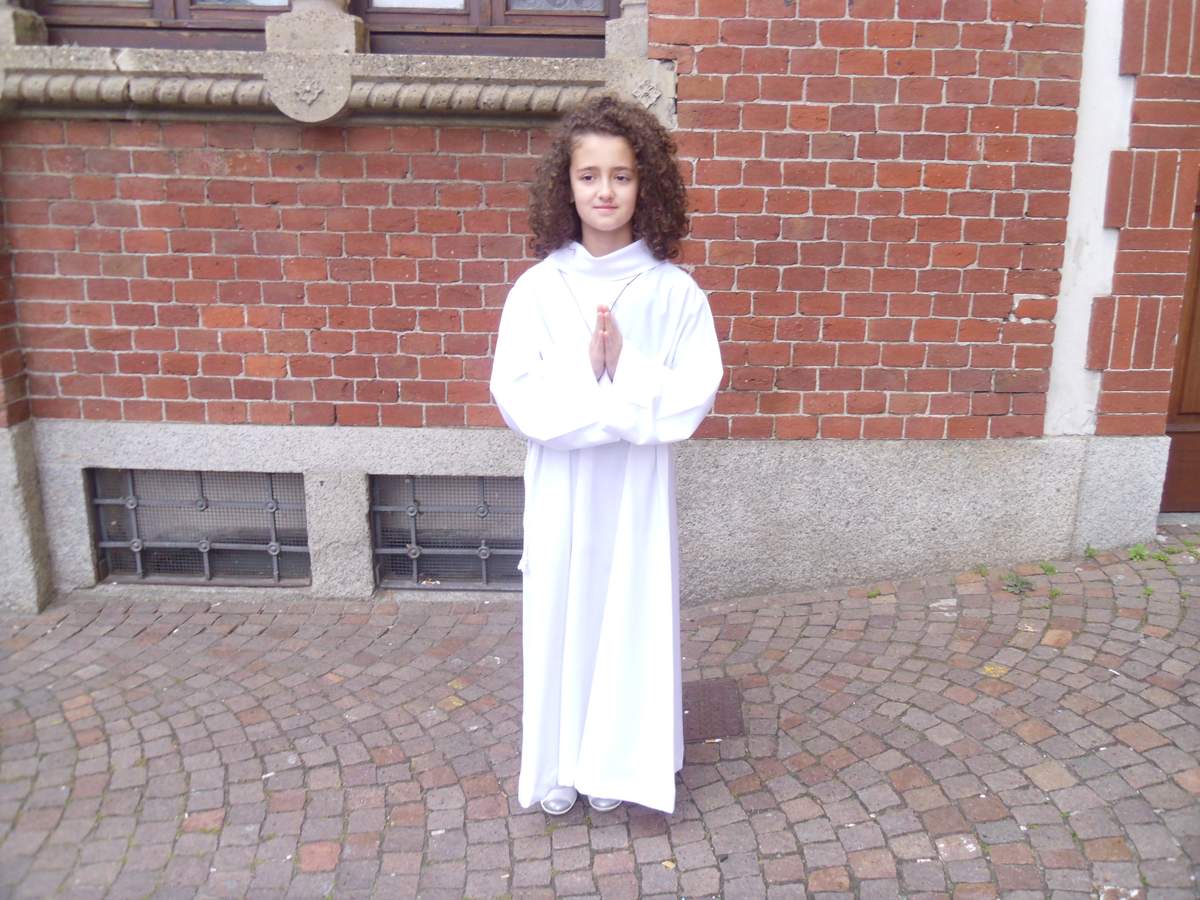 Chiara gets her first Holy Communion - tiffany's inspiration