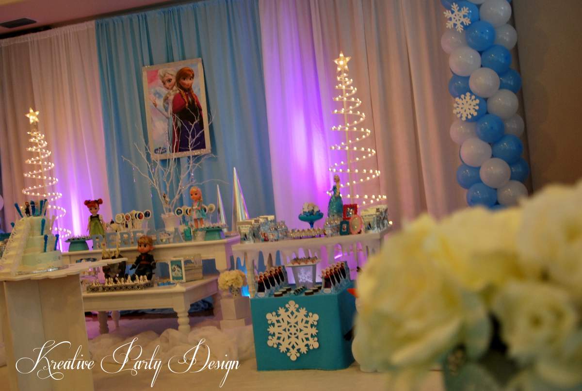 A FROZEN Party! - Disney Frozen