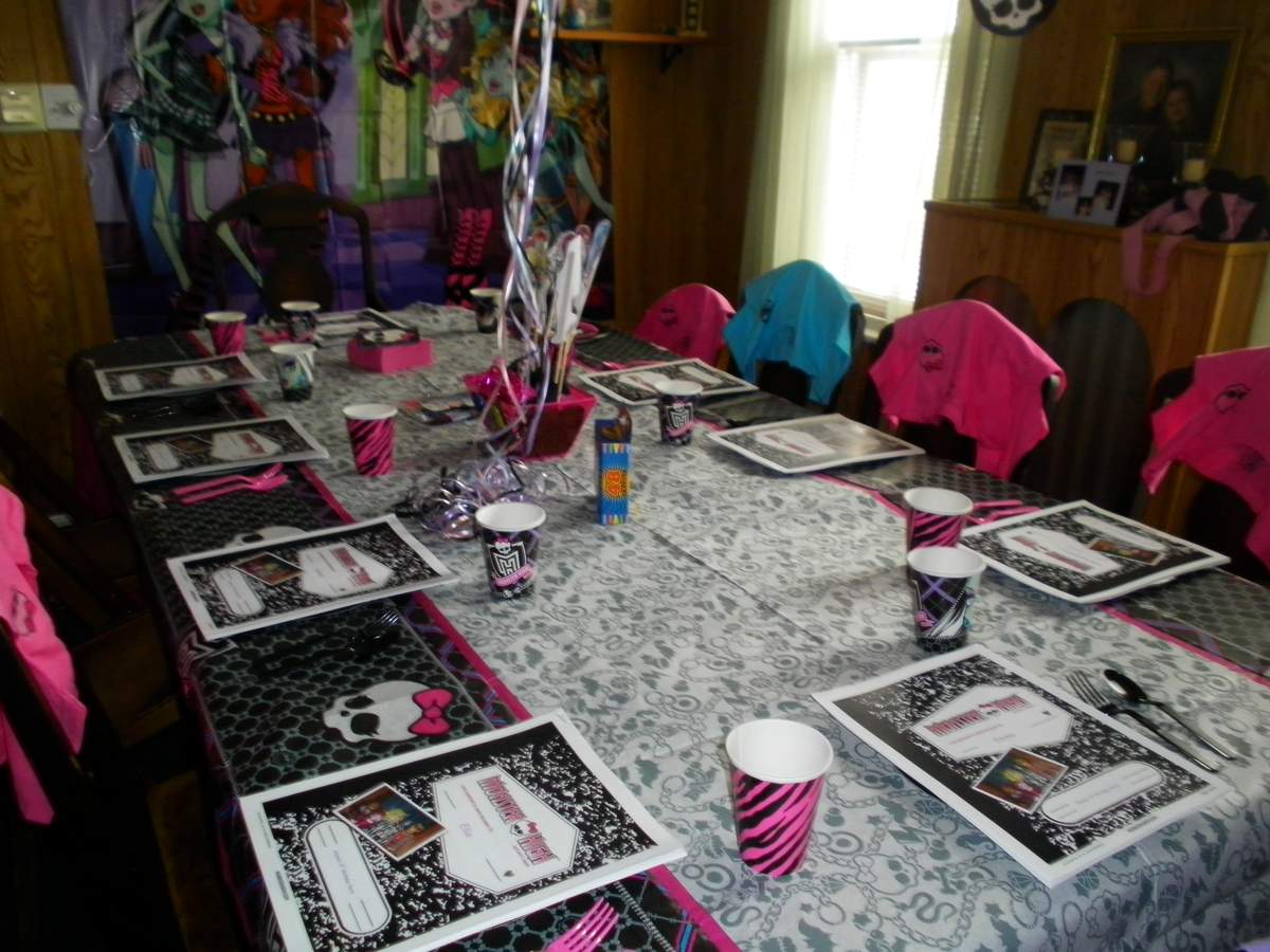 Alyssa's 6th Birthday Party - Monster High