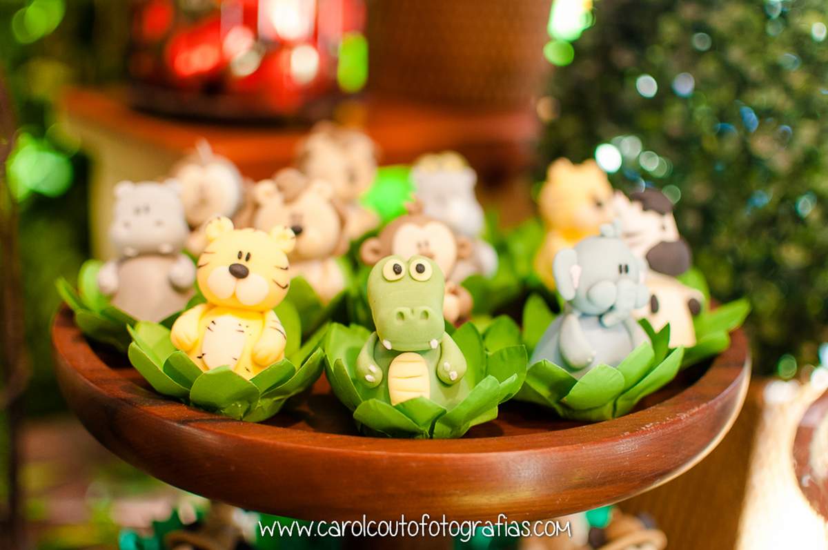 mickey mouse minnie mouse birthday party ideas photo 1 nightmare before christmas plates and napkins