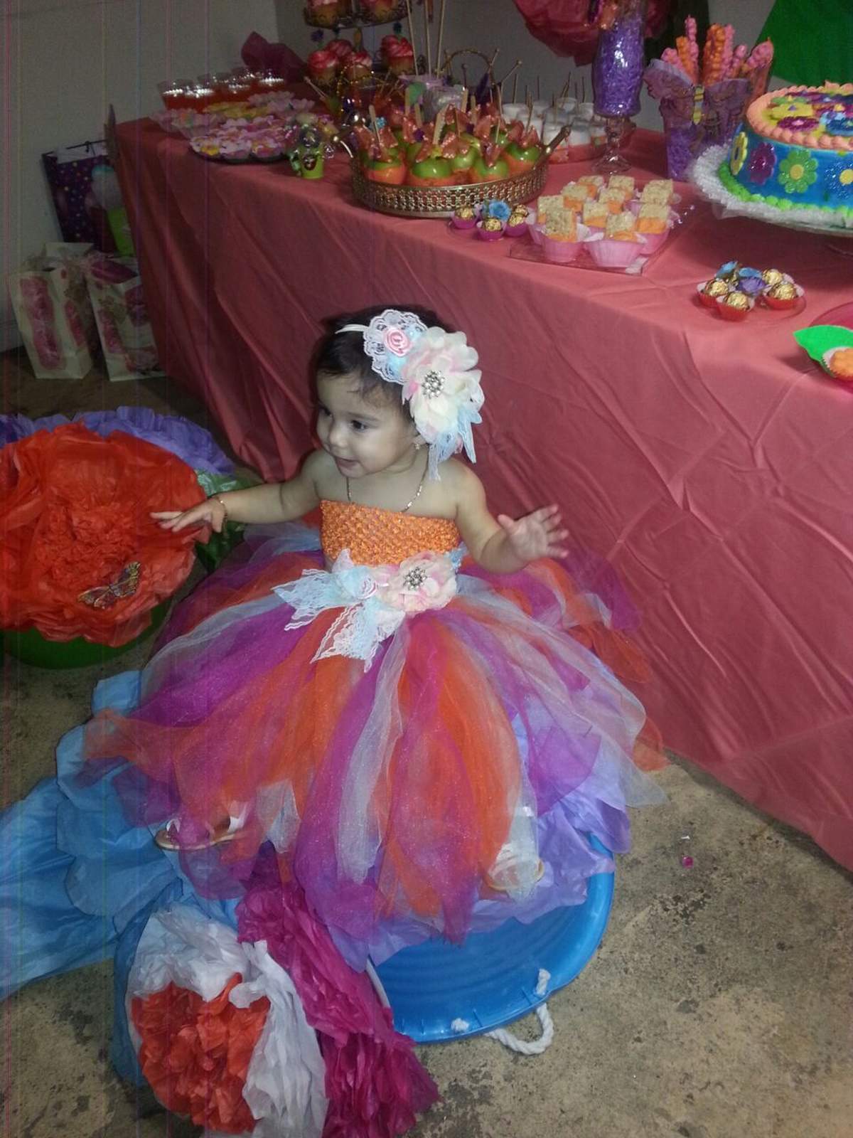Ariadny'1st birthday - flower party