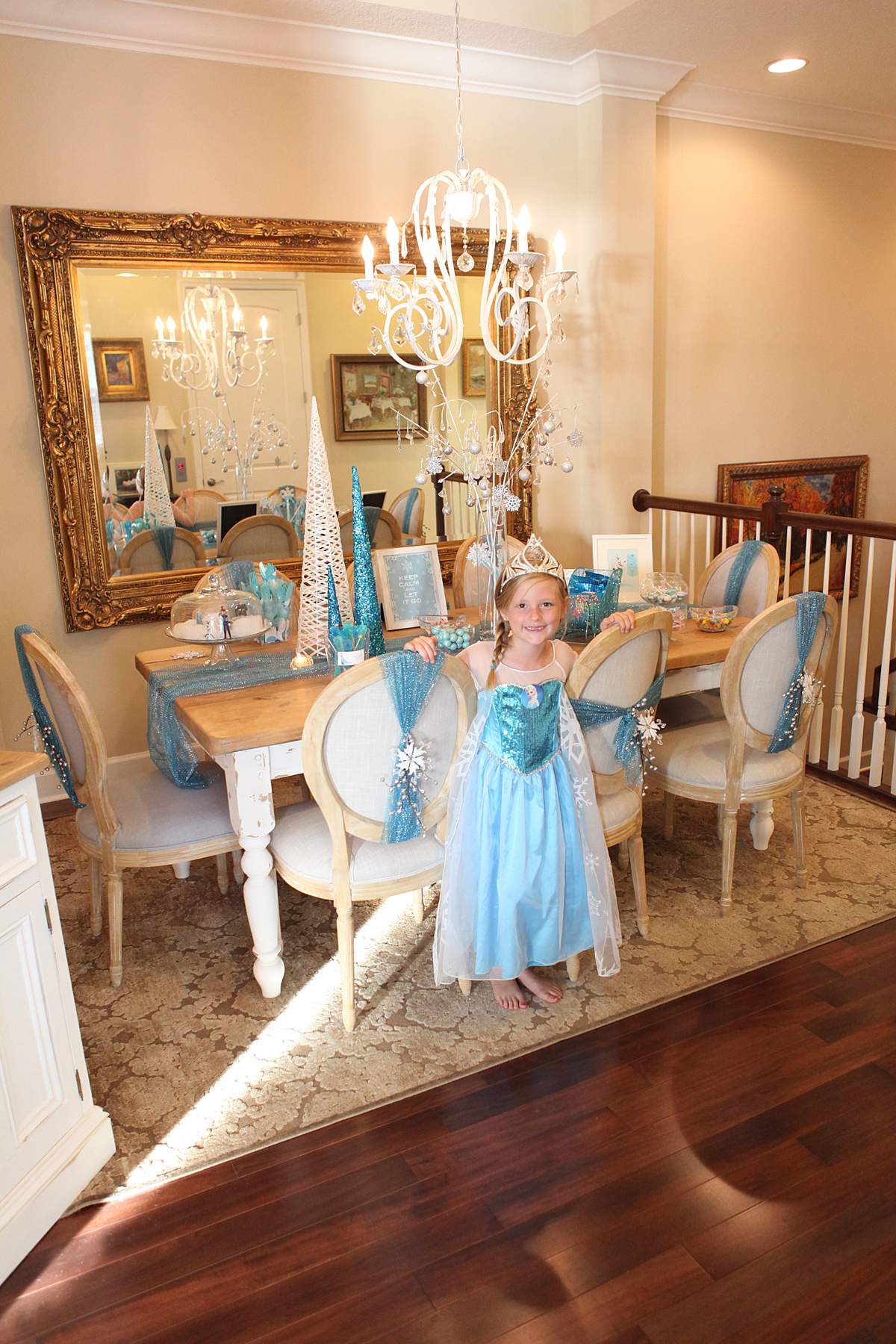 Olivia's Frozen Party - Frozen (Disney)