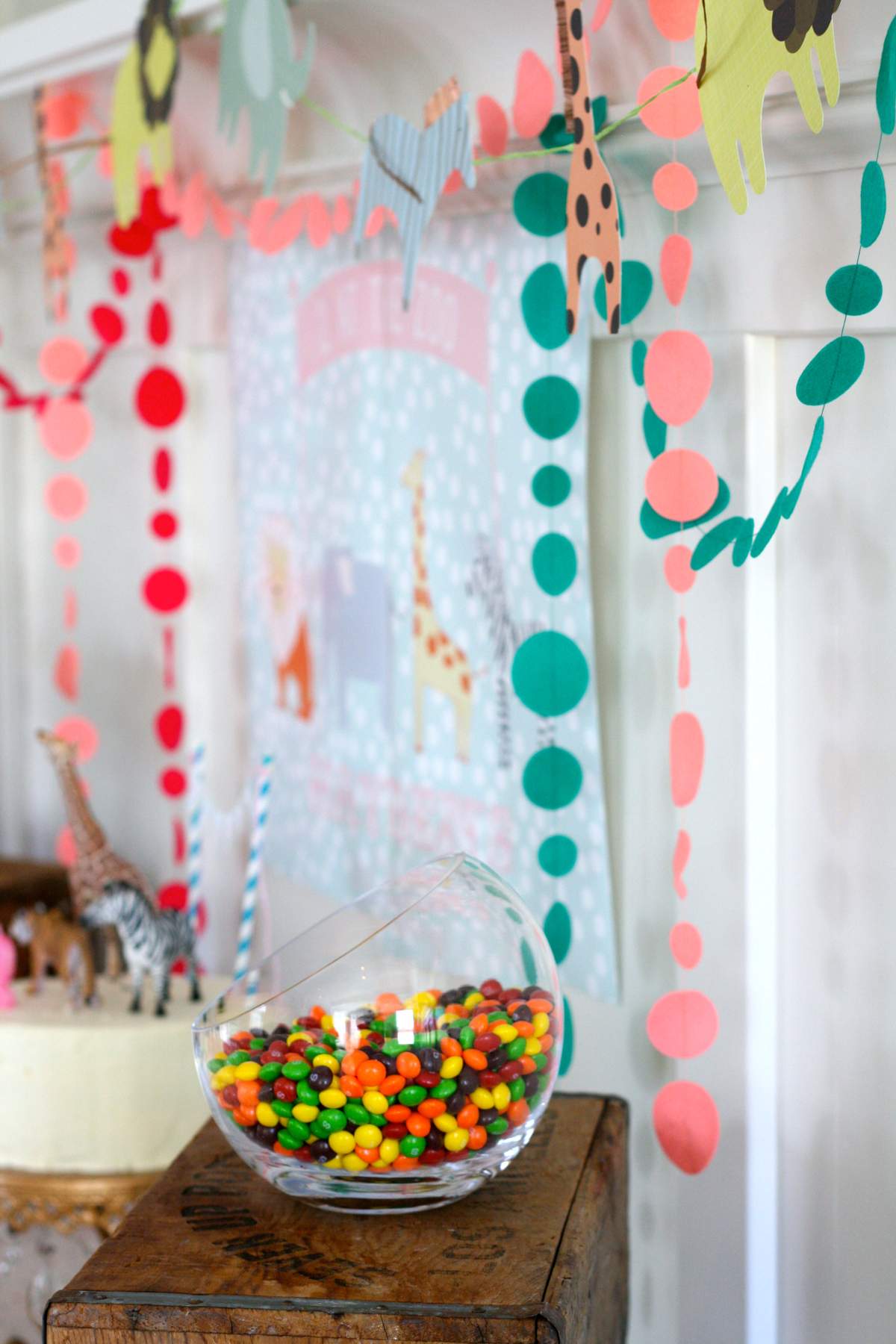 Zoo animals and polka dots Birthday Party Ideas Photo 9 of 24 Catch