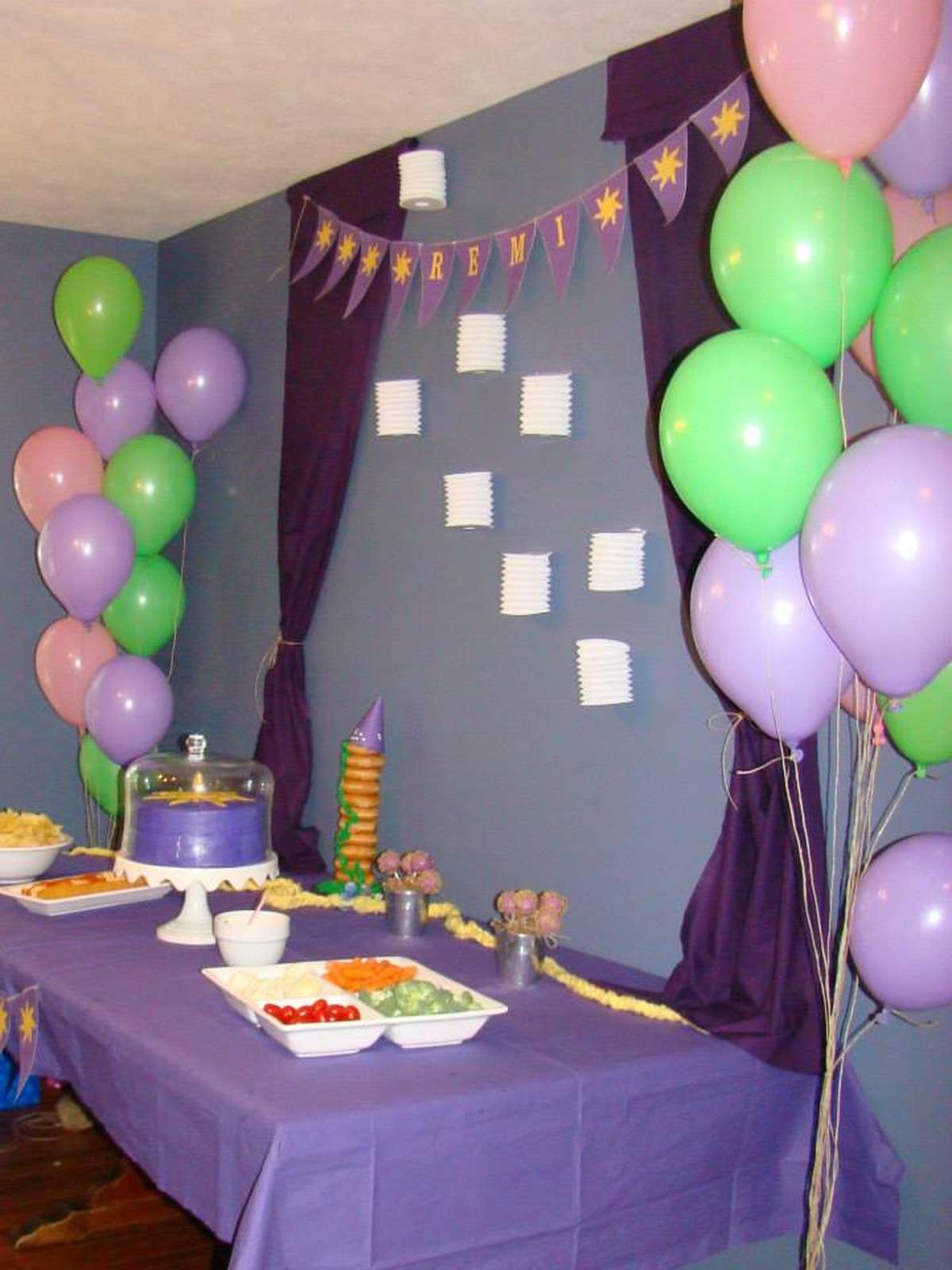 Party in My Tower - Rapunzel / Tangled