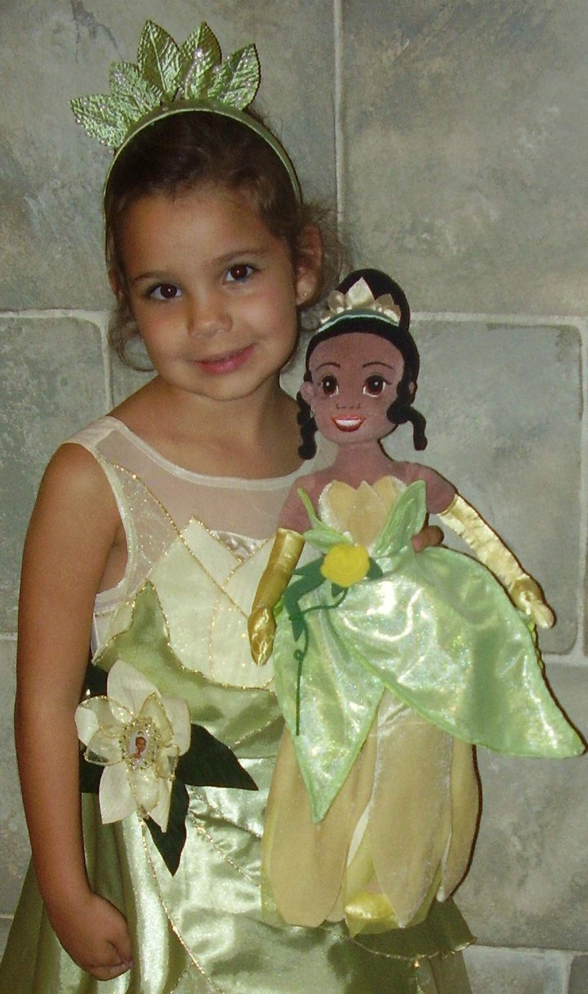 Erica's Princess and the Frog Birthday Party - Princess Tiana and the Frog