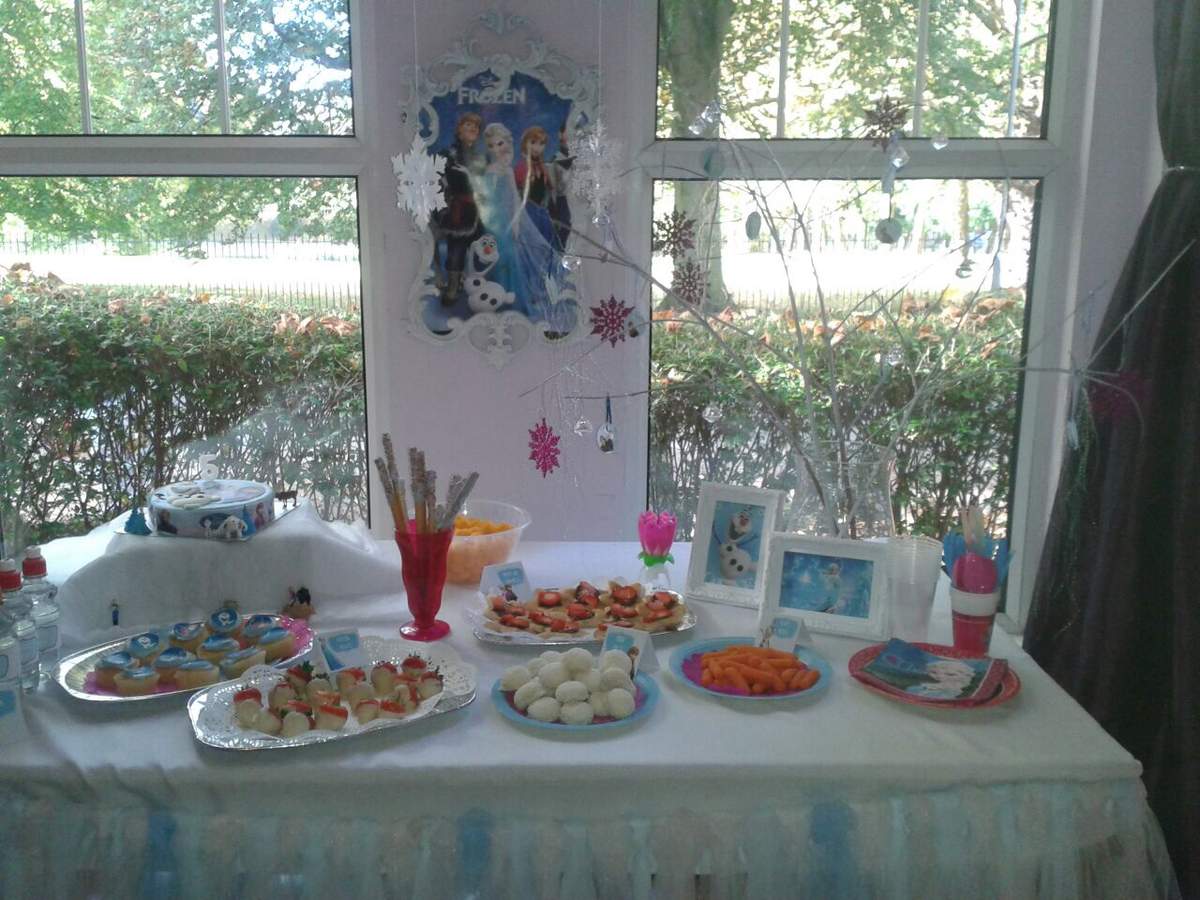Laila's Frozen Party - Frozen (Disney)