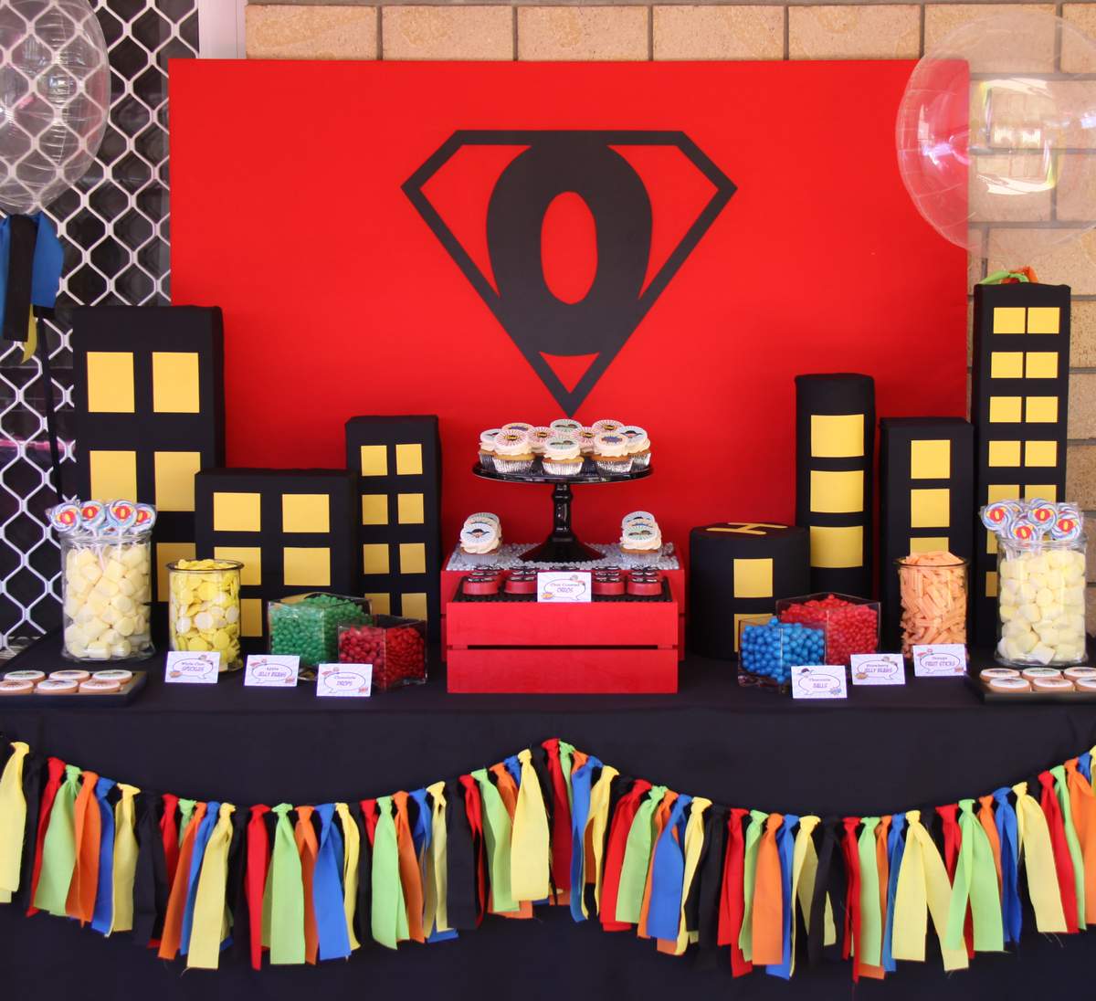 Oscar's Superhero Party - Superheroes