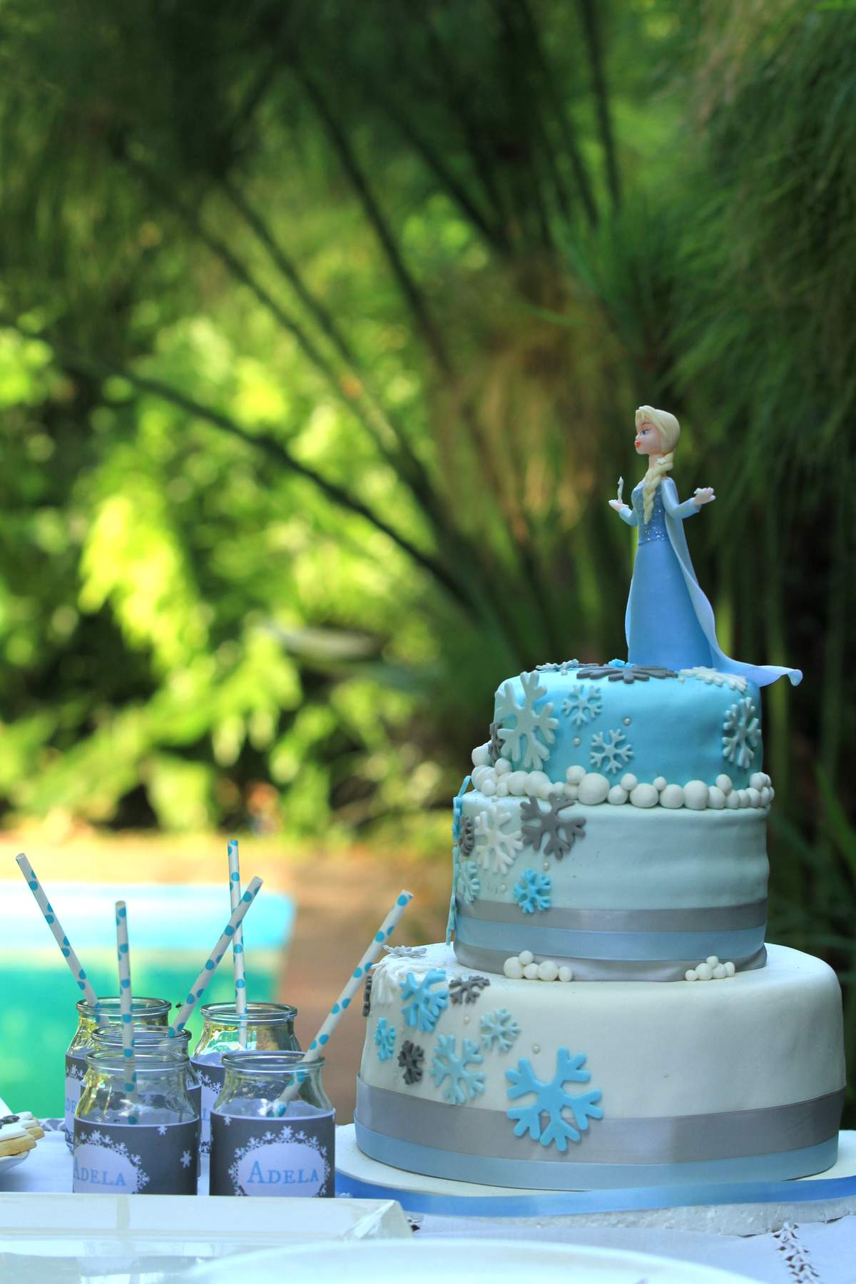 A cute Frozen Party - Elsa by Frozen