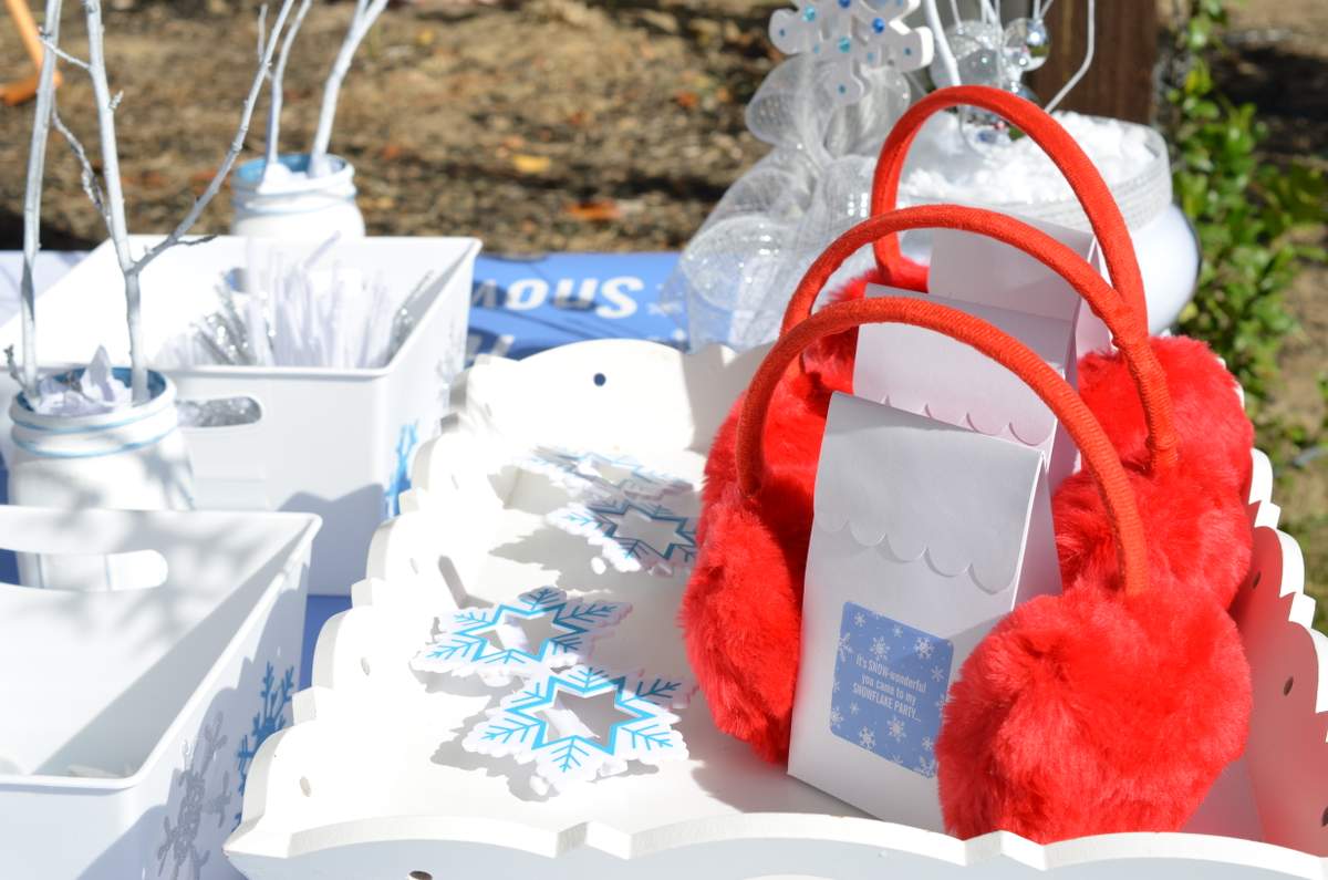 Do You Want To Build A Snowflake Party? Christmas/Holiday Party Ideas ...