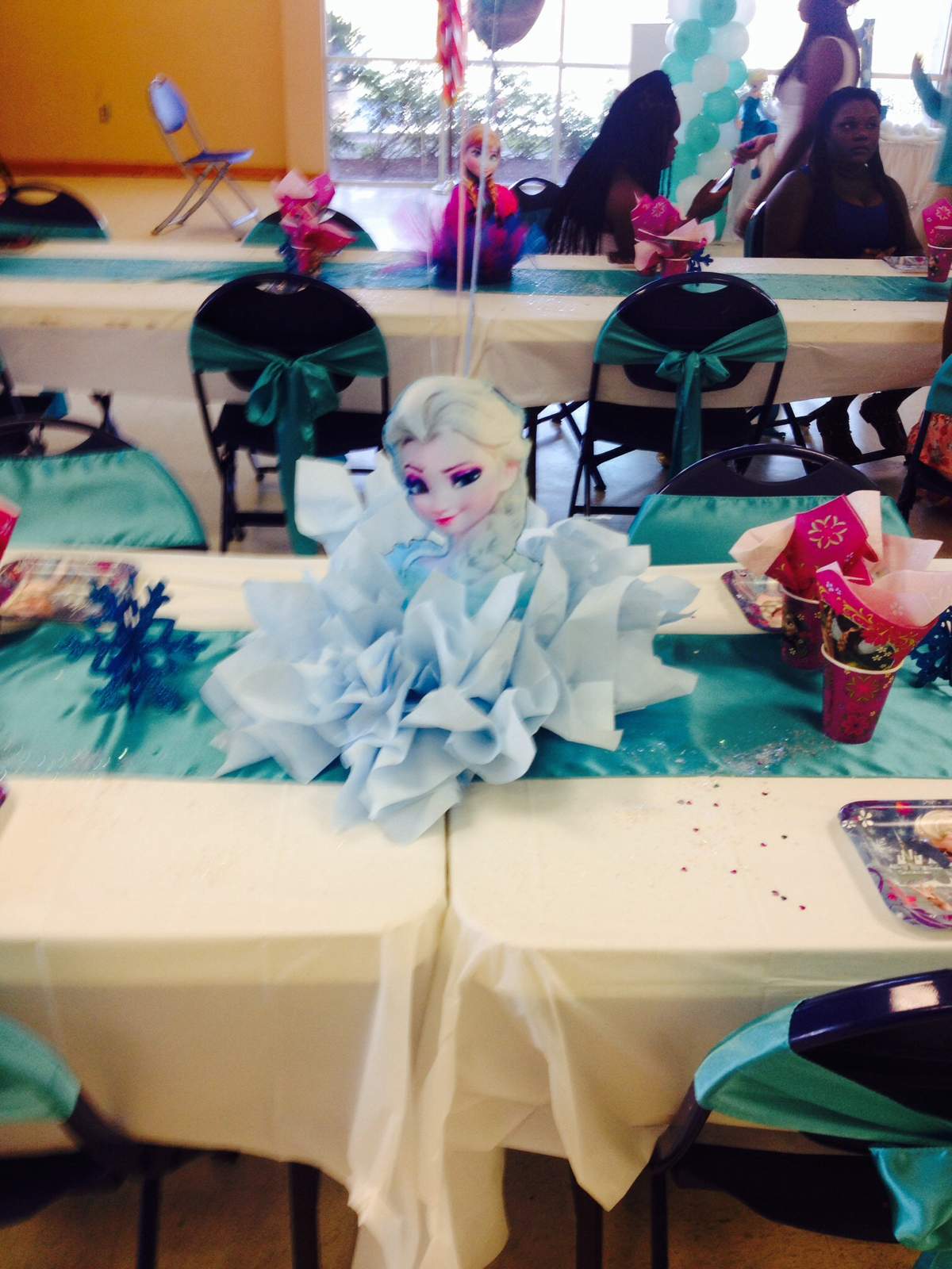 Amiyahs First Birthday Party - Frozen