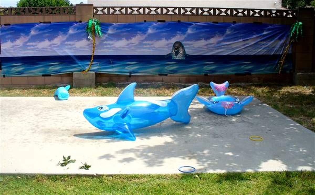 Leigha's 4th Dolphin Party - Dolphins/ luau
