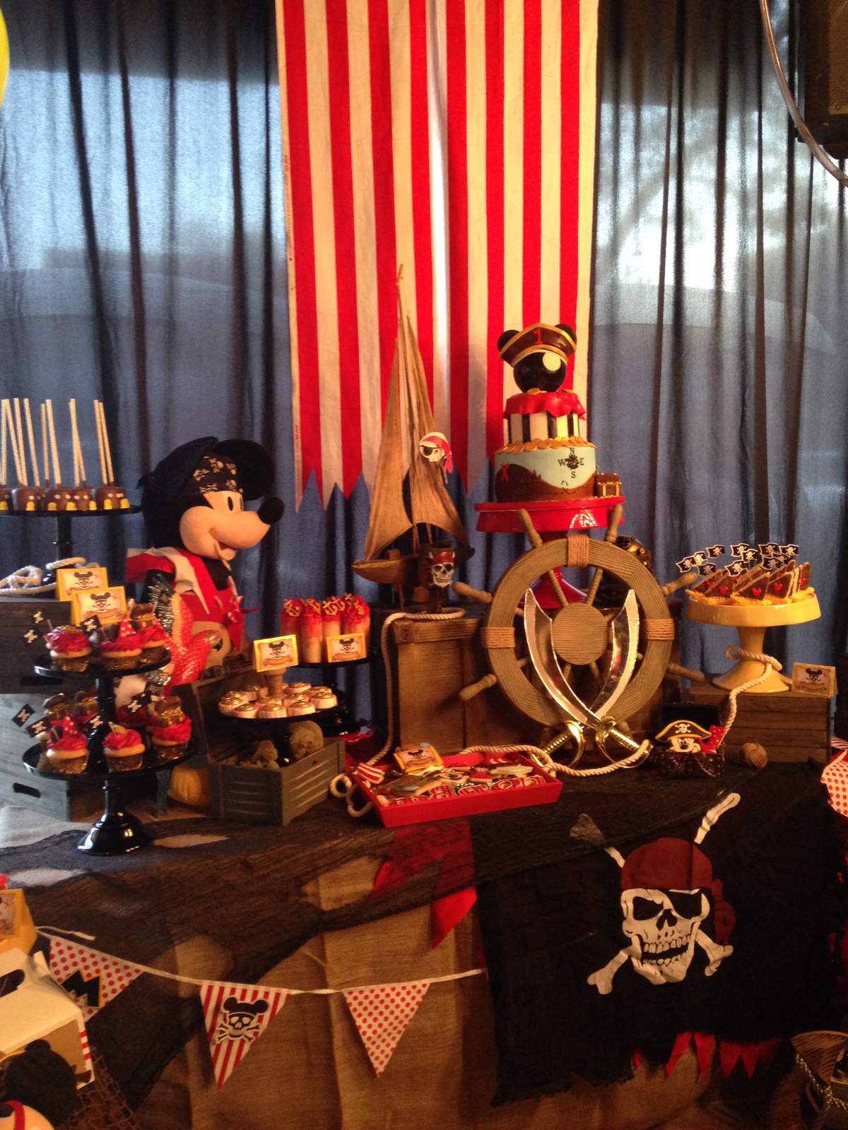 Mickey mouse Pirate - Mickey Mouse