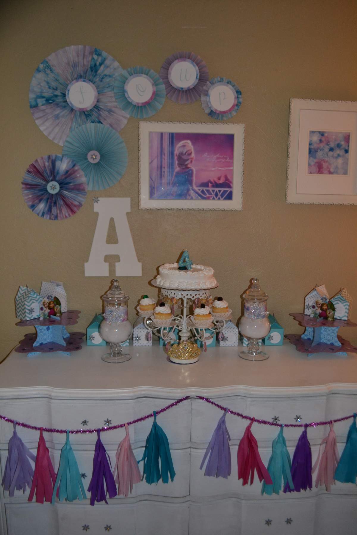ARILOVE TURNS FOUR - Frozen (Disney)