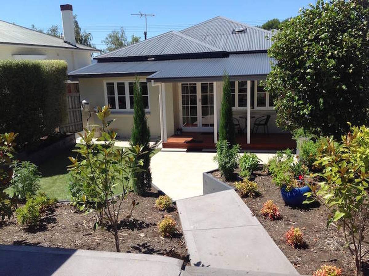 Melbourne Housewarming Party - Vintage Traditional Theme