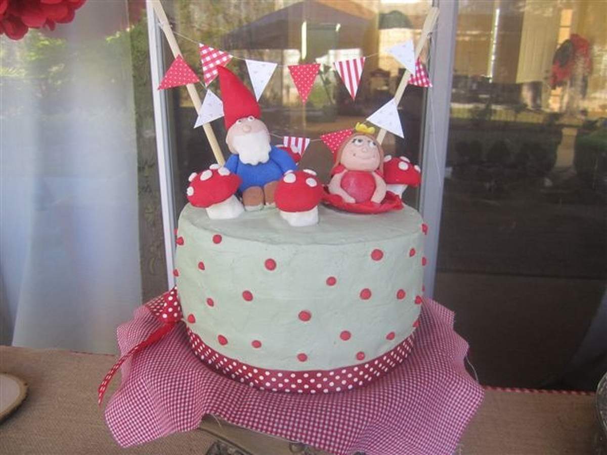 A fairy/gnome birthday party wonderland - Fairies and Gnomes
