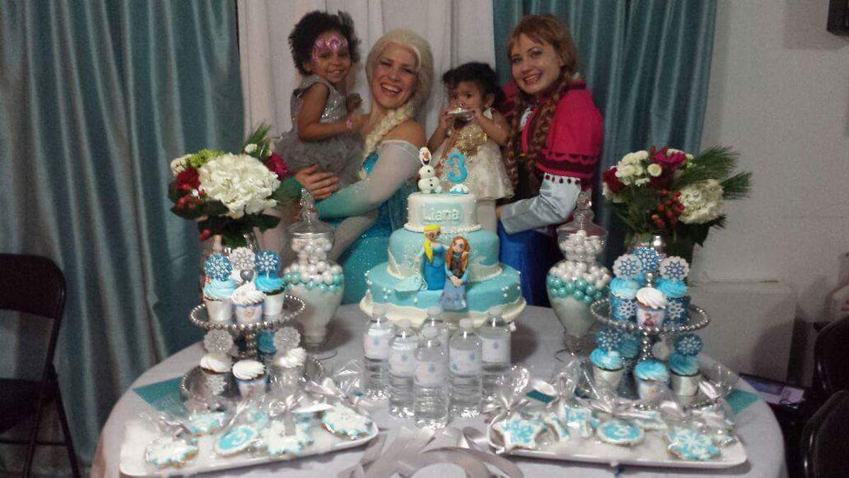 Liana's  frozen party - Frozen (Disney)