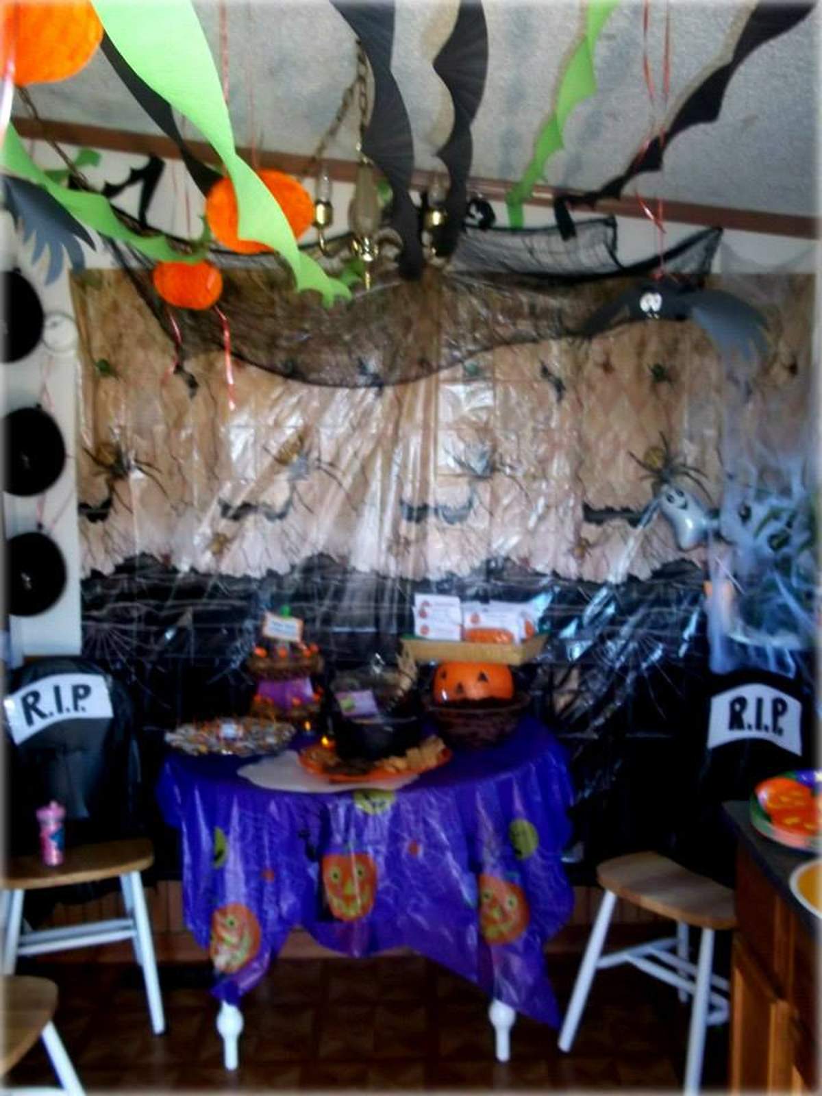 Not a Very Scary Halloween Party! - Halloween