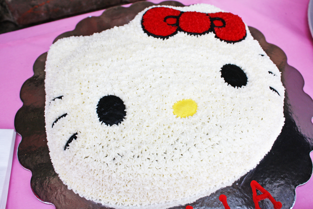 Ella's Hello Kitty Party - Hello Kitty
