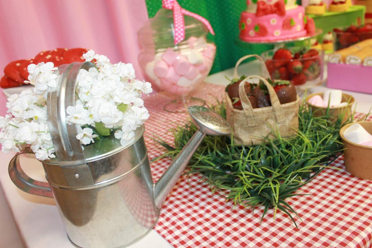 Strawberry baby shower - Strawberries
