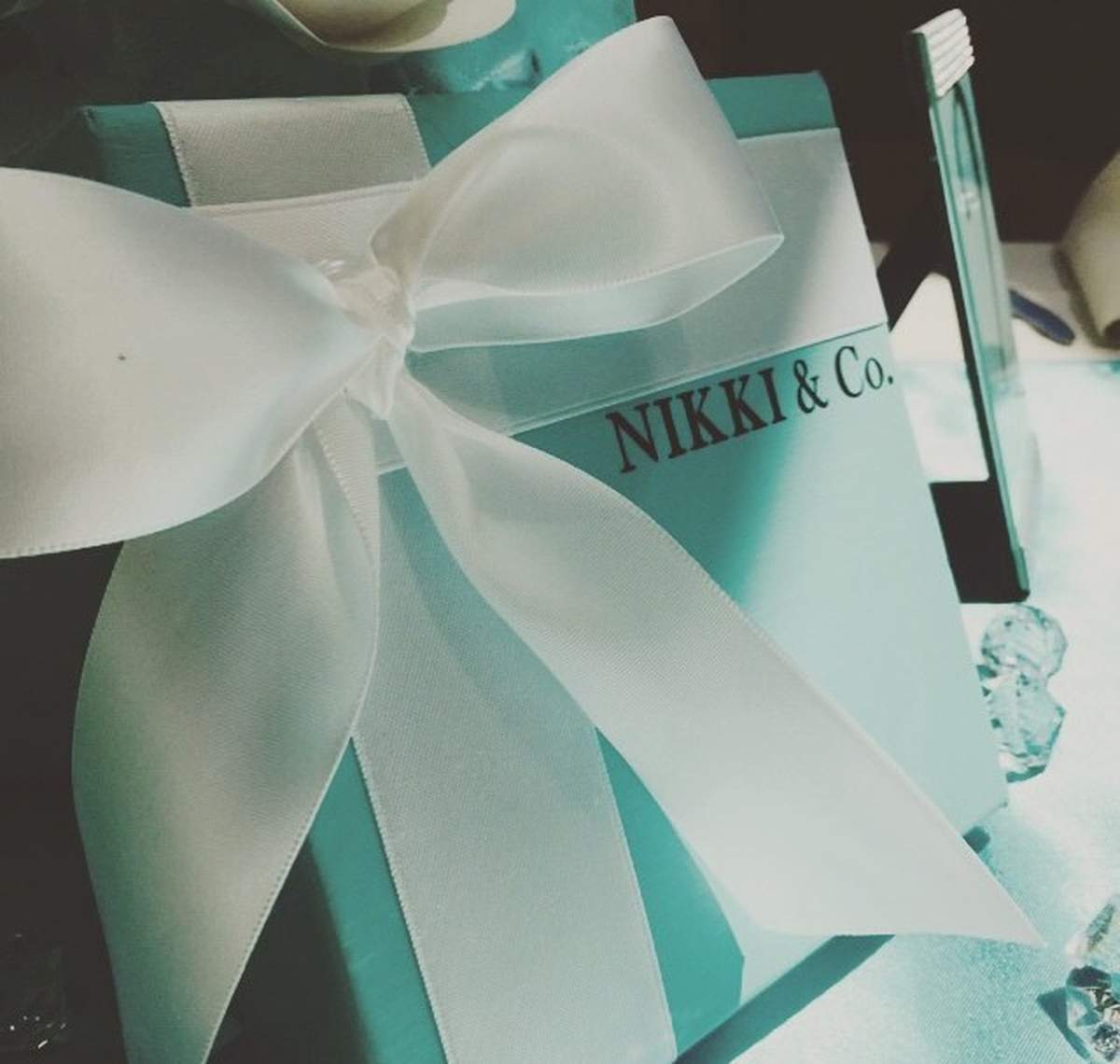 NIKKI & Co. - Tiffany themed
