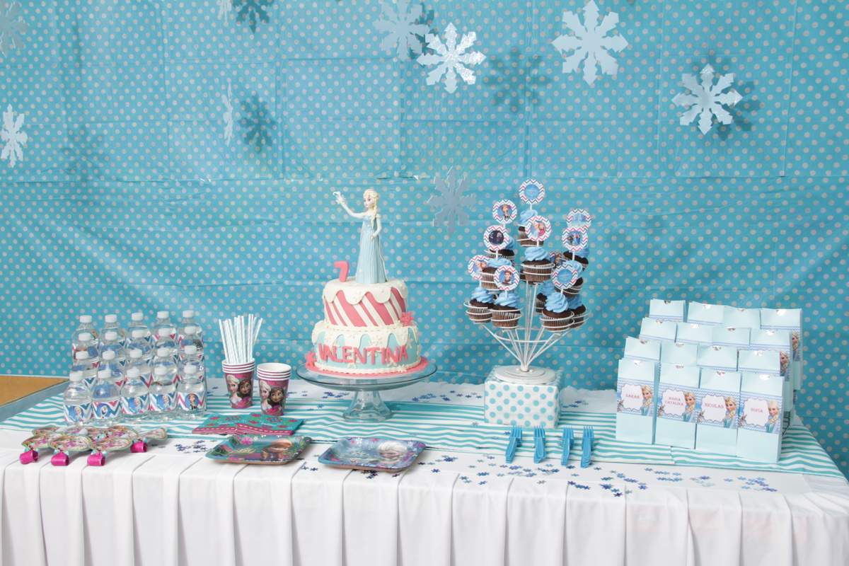 Frozen  Art Party  - Frozen, little girls loves Elsa.