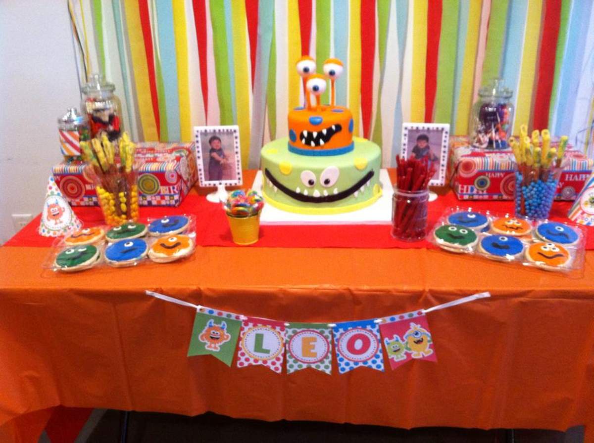 Leosaurus's 1st birthday - Lil Monster