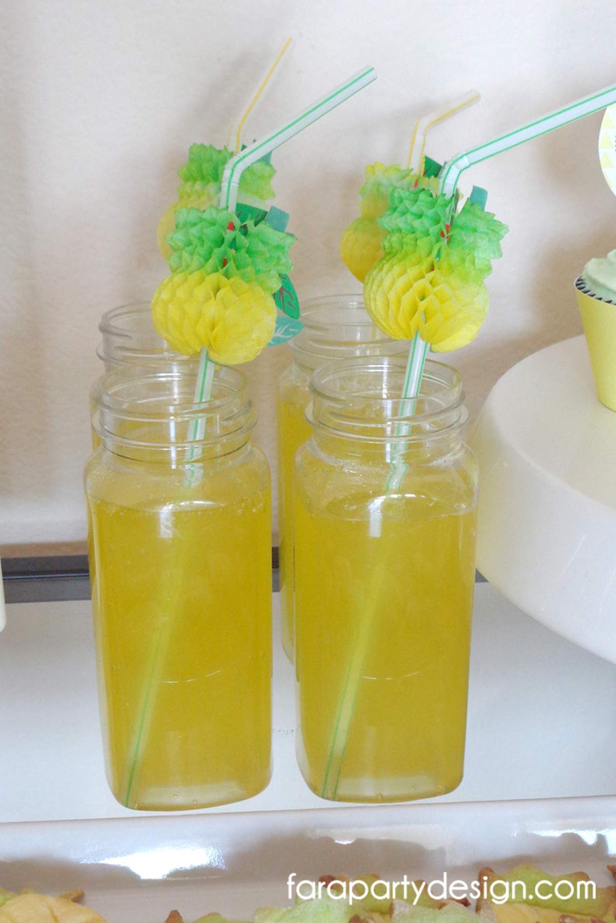 Fiesta de Piña / Pineapple Party - Pineapple