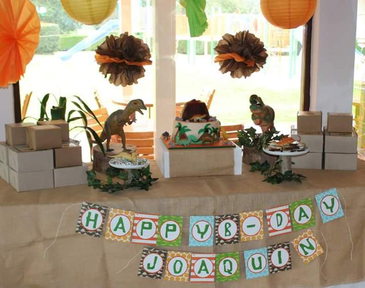 Dinosaur Party - Dinosaurs