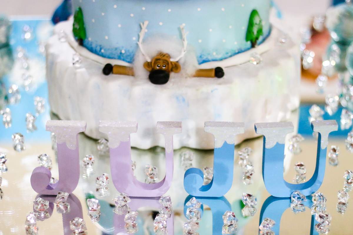 Uma festa congelante - Ana Julia 4 anos - Frozen (Disney)