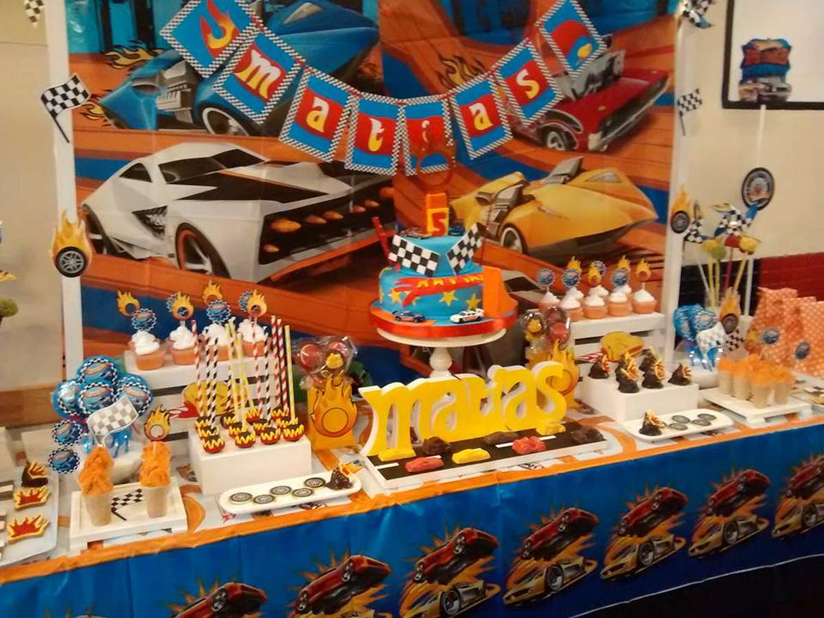 Los 5  añitos de Mati - Hot Wheels