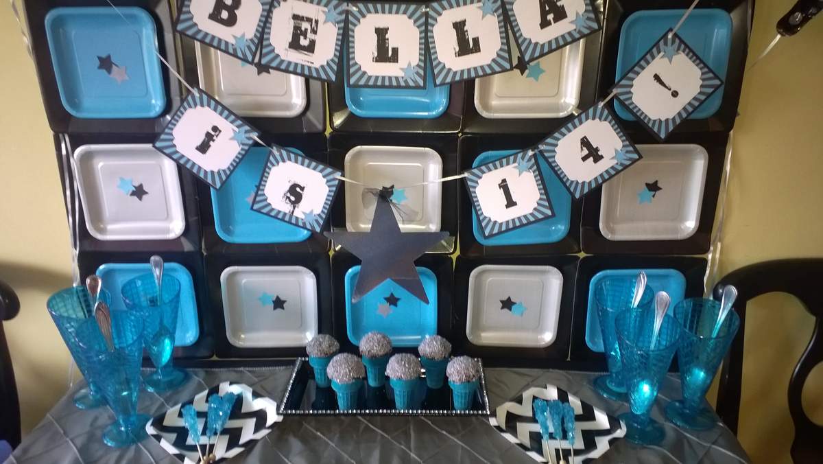 Bella's Pitch Perfect Birthday - Music/Movie