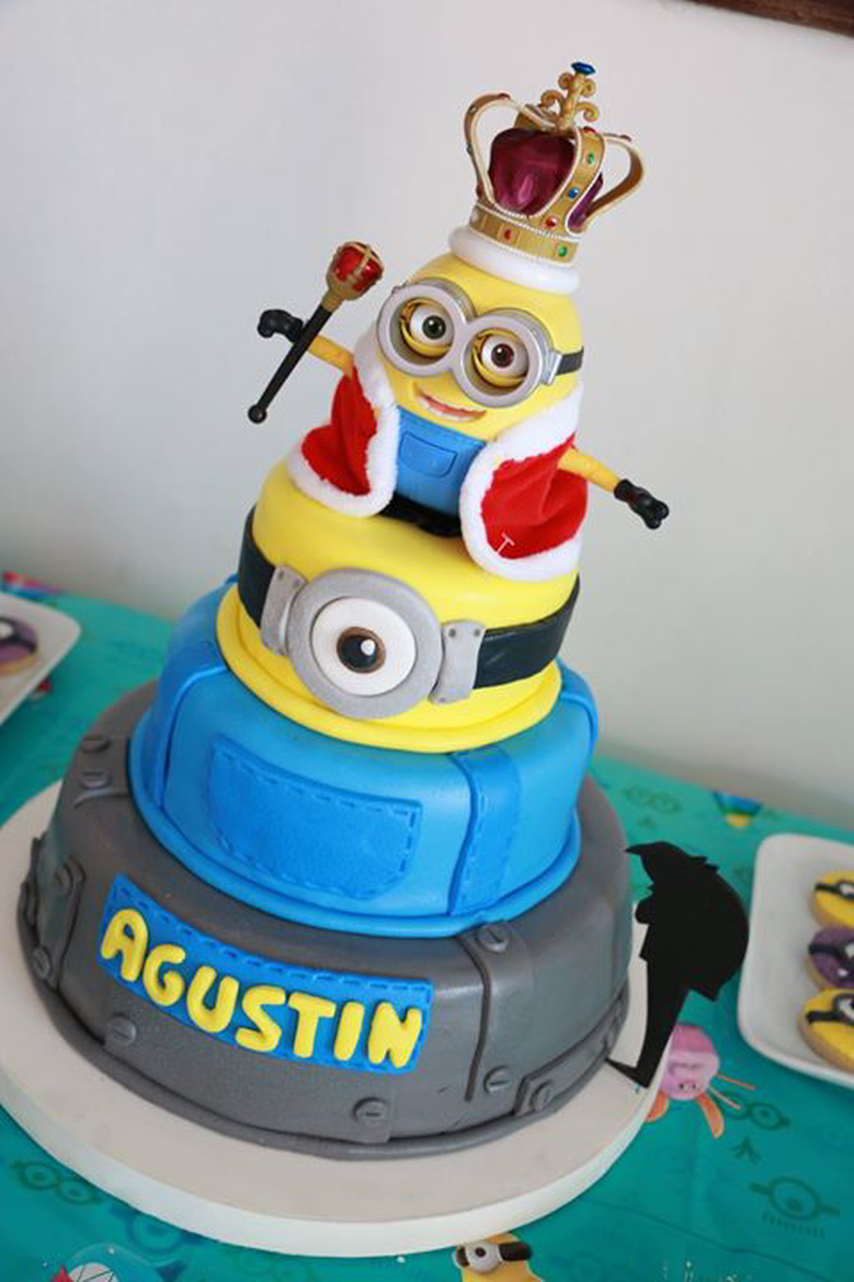 MINIONS!!! - Despicable Me / Minions