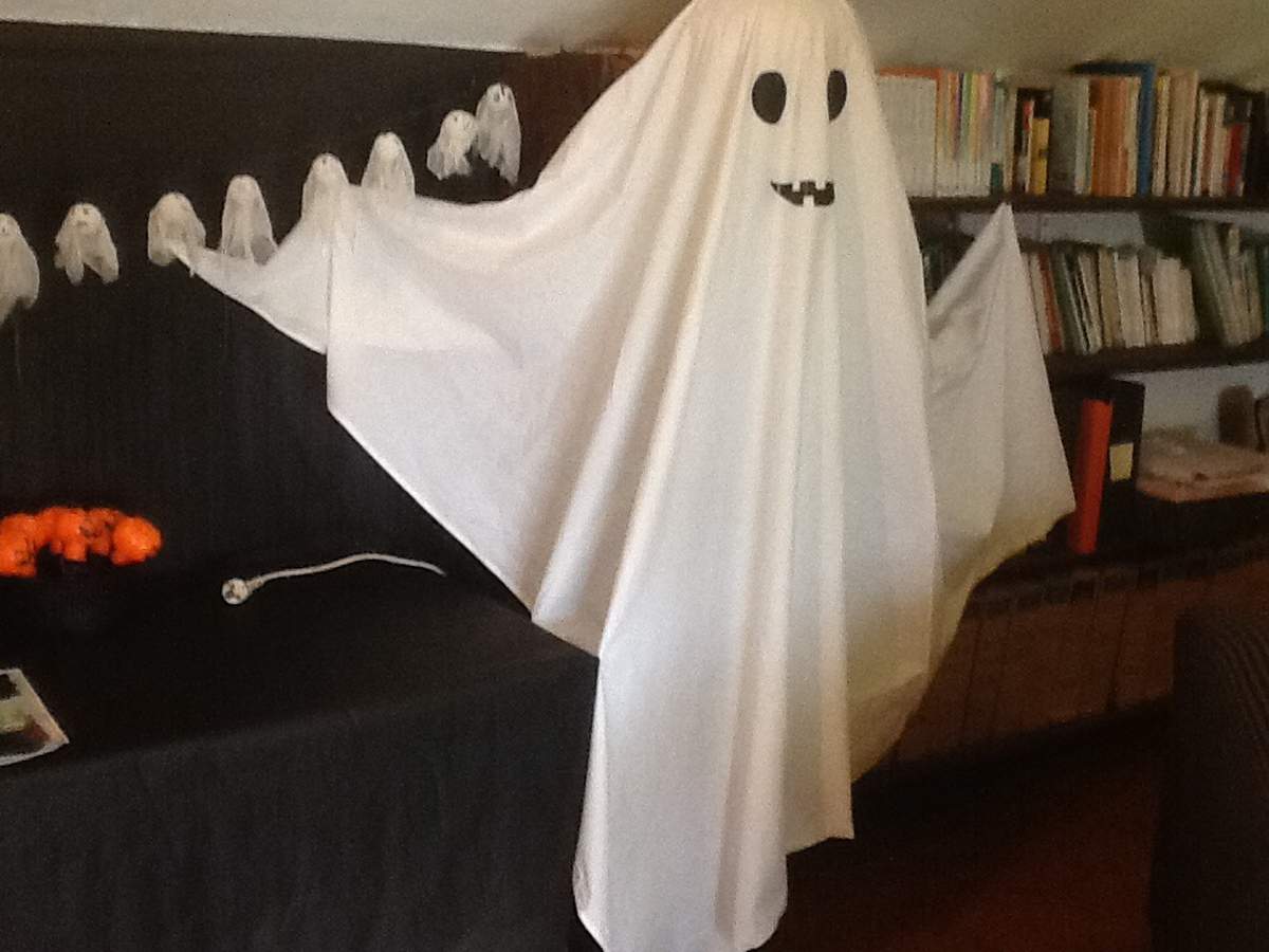 Halloween party - None