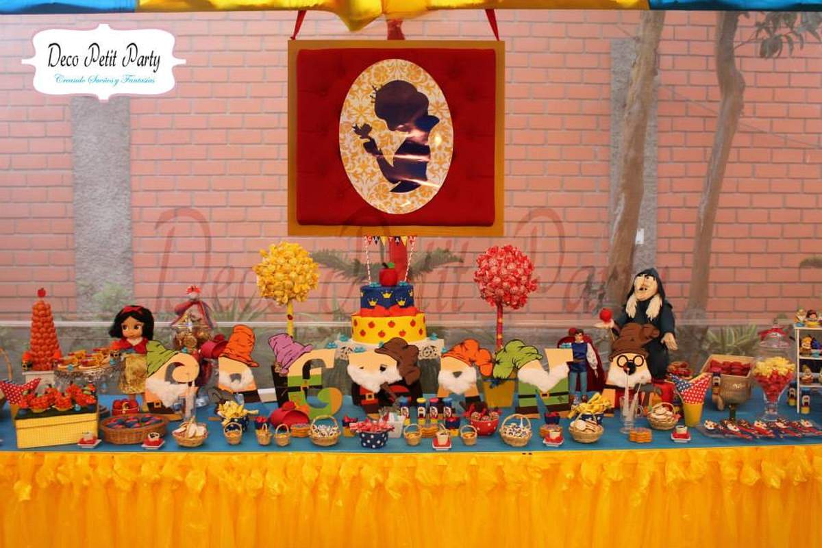 Gaetana Snow White  Party! - Blanca Nieves y los  siete Enanos.