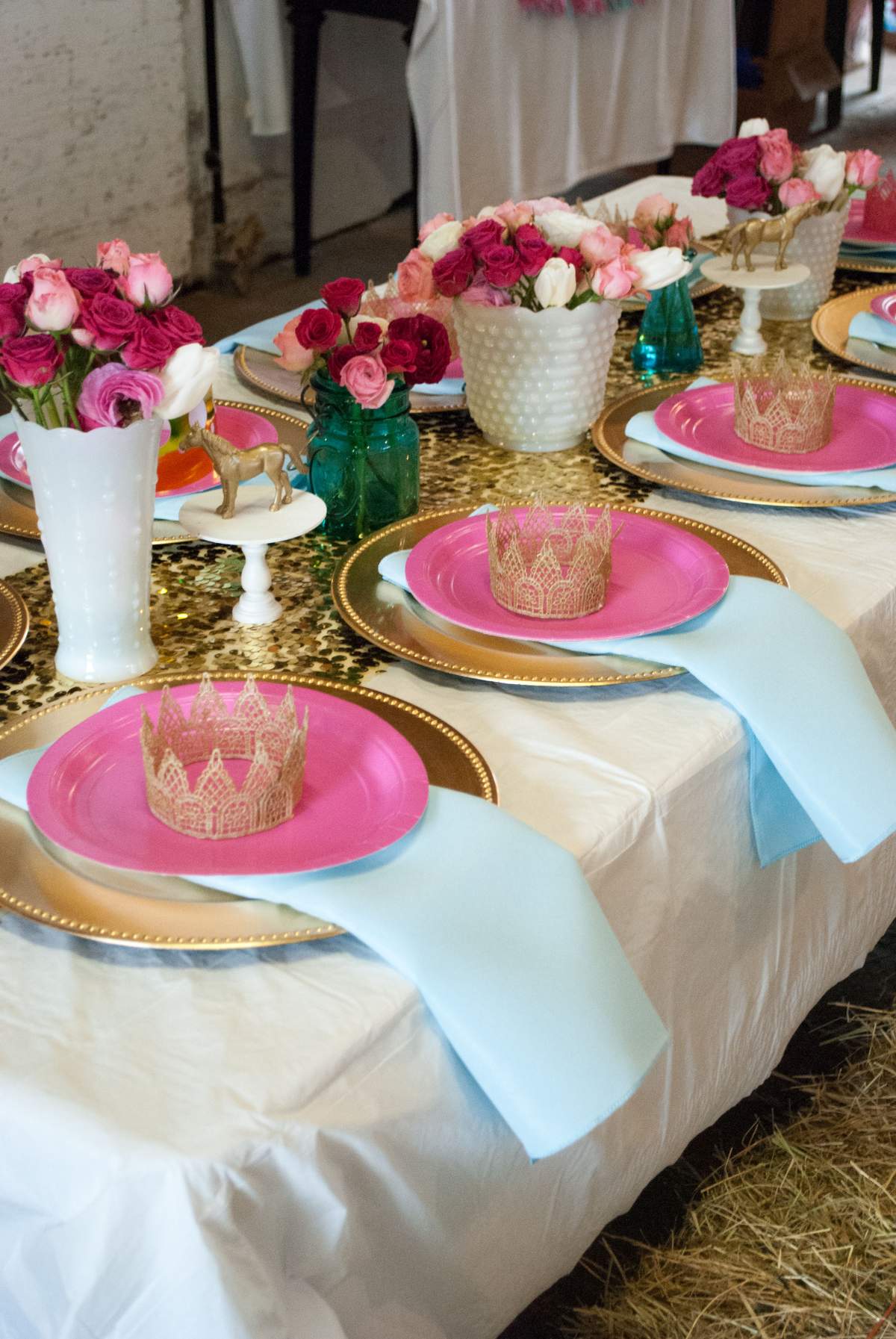 A Royal Pony Party - Ponies
