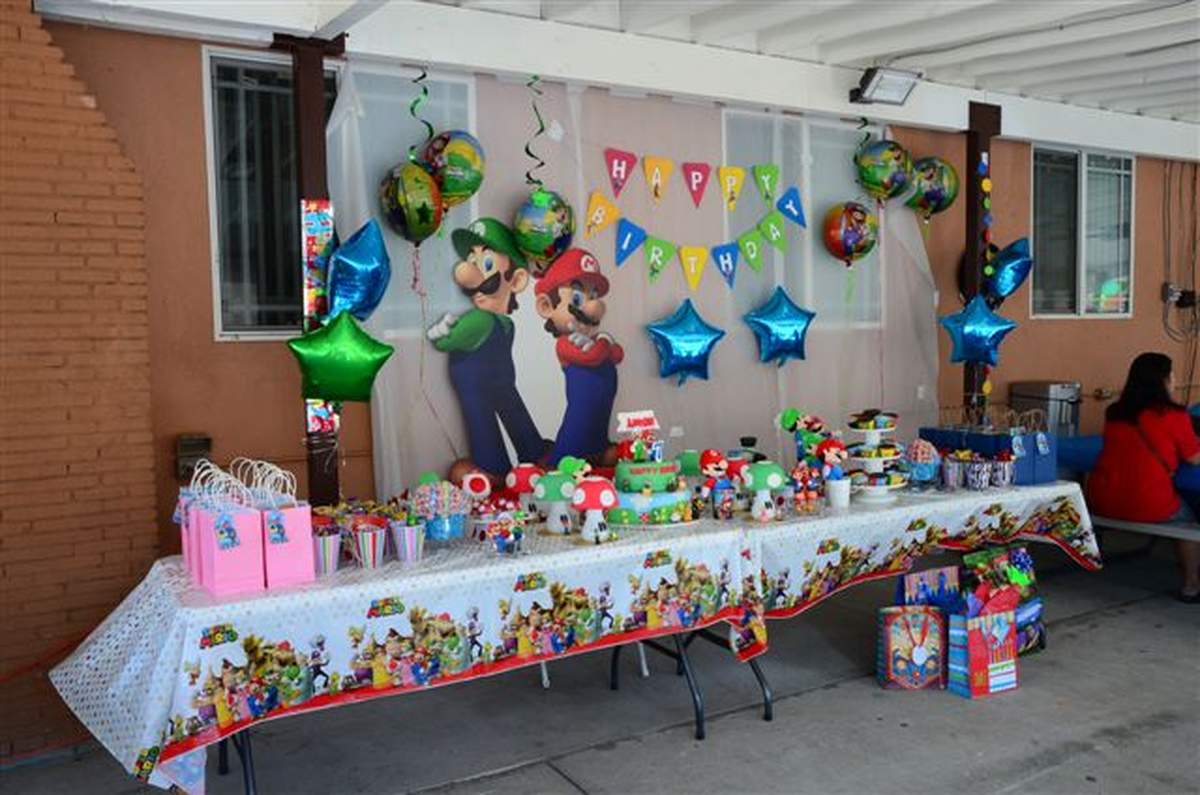 Super Aaron 7th Birthday - Super Marios