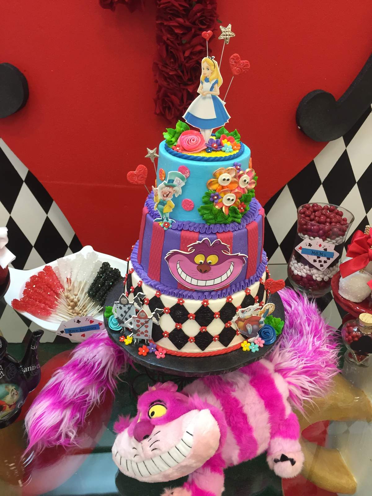 Royal's One der-Land  Royal Tea Party  - Alice in Wonderland