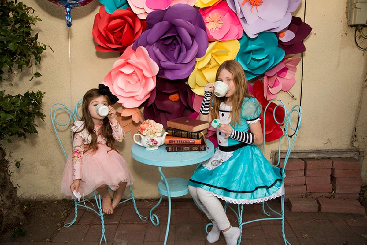 Riley's very merry unbirthday - Vintage Alice in wonderland tea party
